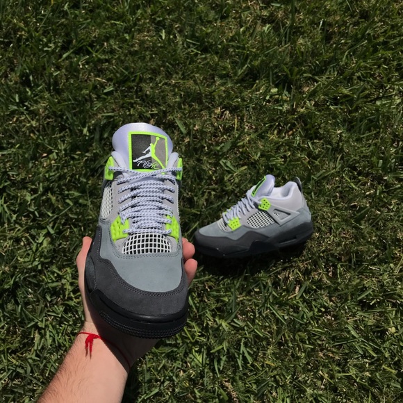 Jordan 4 “Neon” - Picture 2 of 5